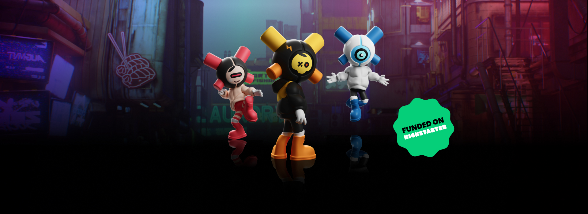 Les 3 art toys EQSO de la série 1 dans une ruelle néon, badge « Funded on Kickstarter »