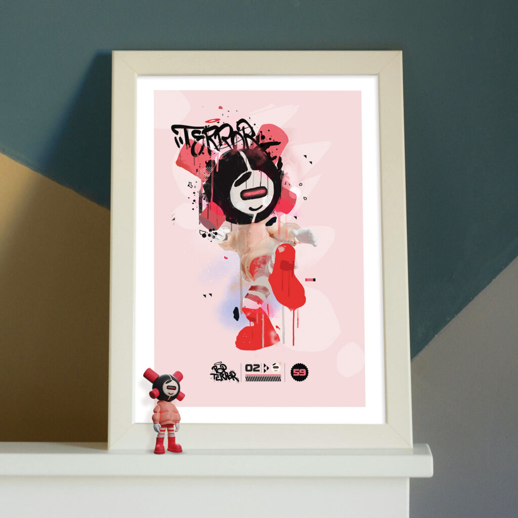Affiche MEDA XO2 version Pink Lady encadrée, avec la mini figurine EQSO