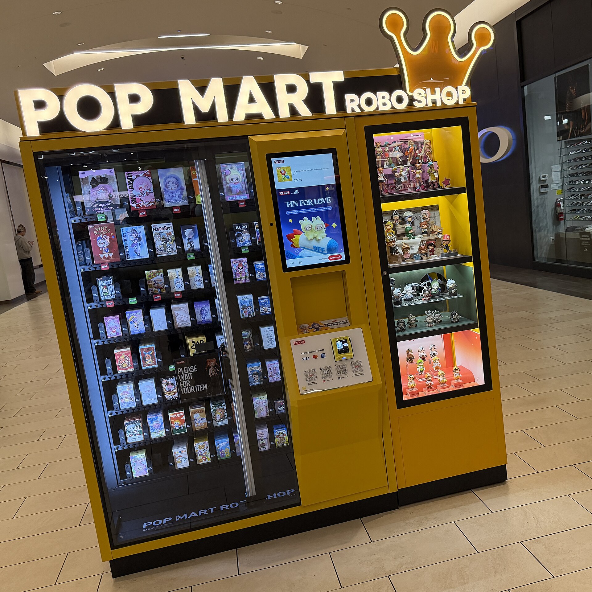 Distributeur automatique de blind box Pop Mart « Robo Shop » dans un centre commercial en Californie